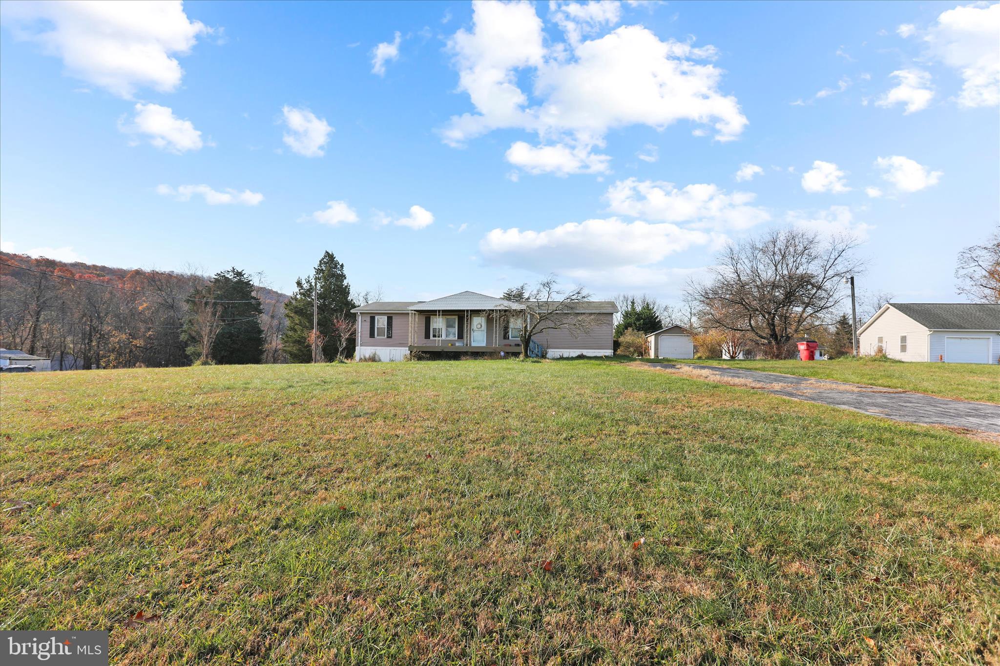 HIDDEN RIVER FARM - Residential