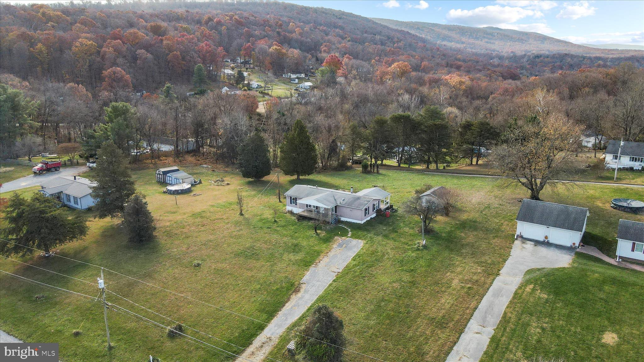 HIDDEN RIVER FARM - Residential