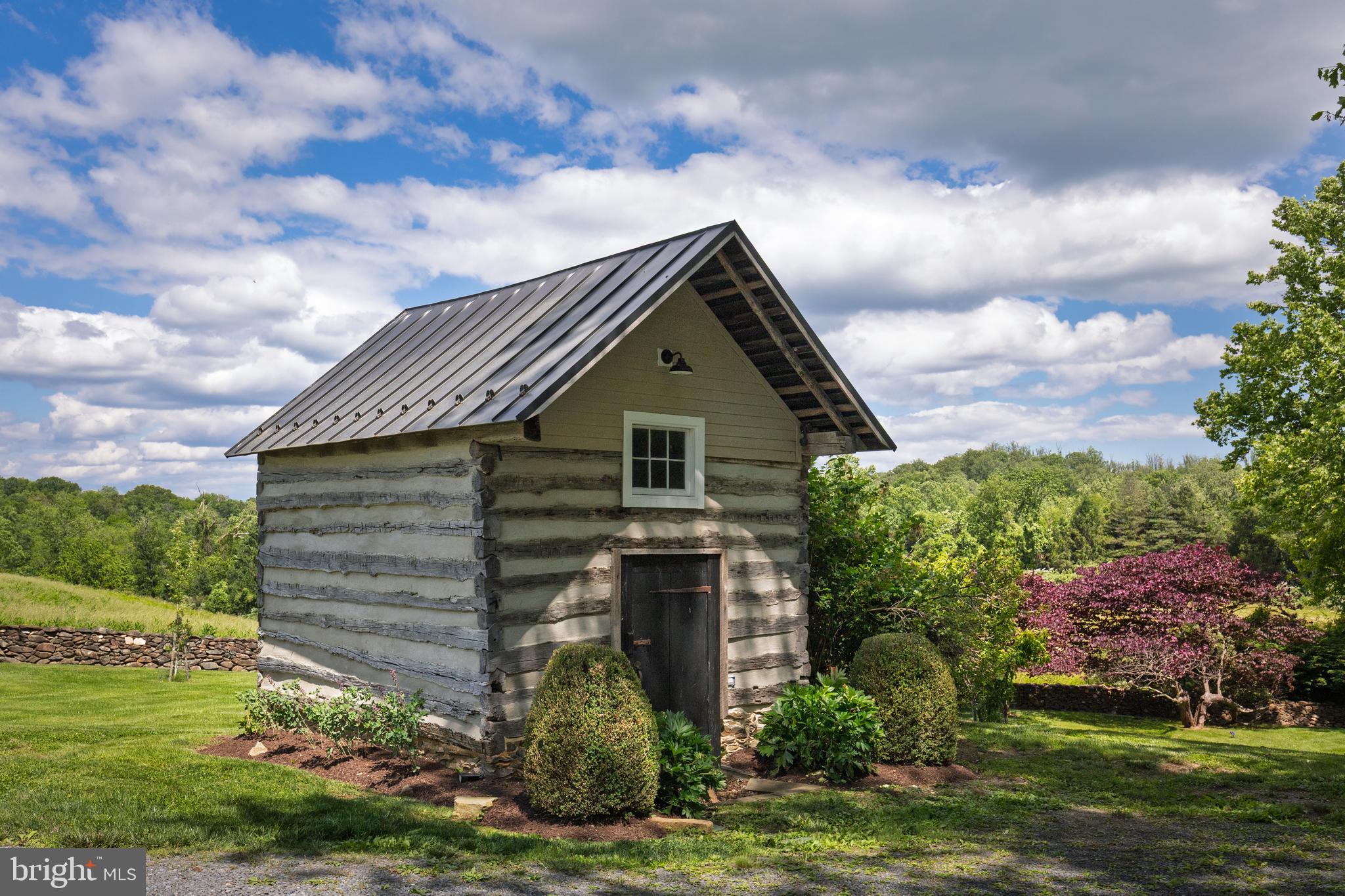 MIDDLEBURG - Residential