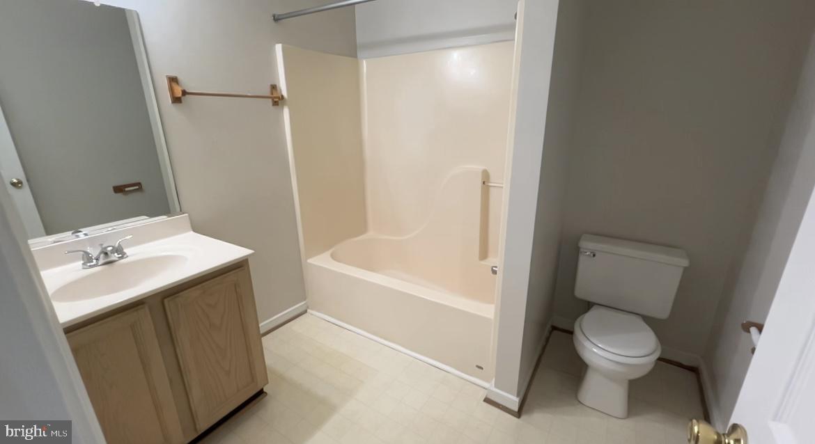 LAKE LAND OR - Residential Lease