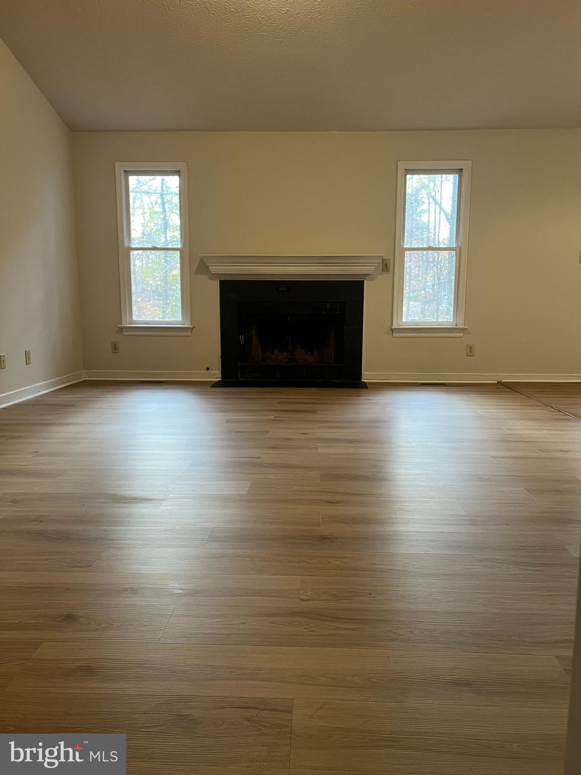 LAKE LAND OR - Residential Lease