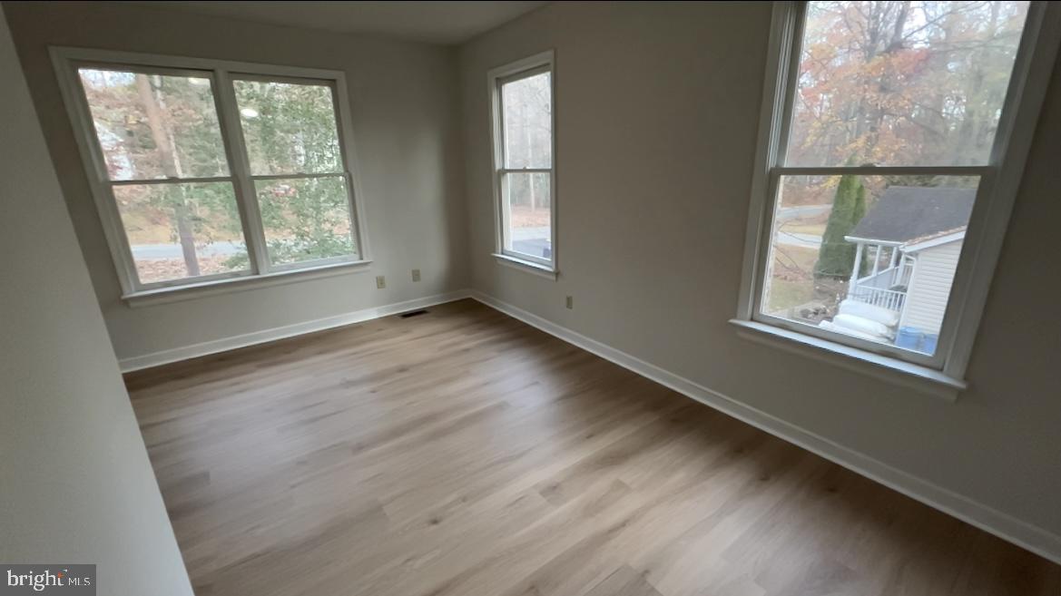 LAKE LAND OR - Residential Lease