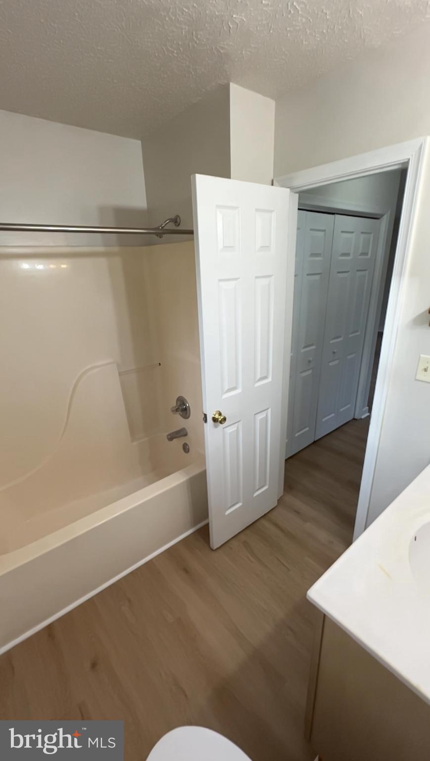 LAKE LAND OR - Residential Lease