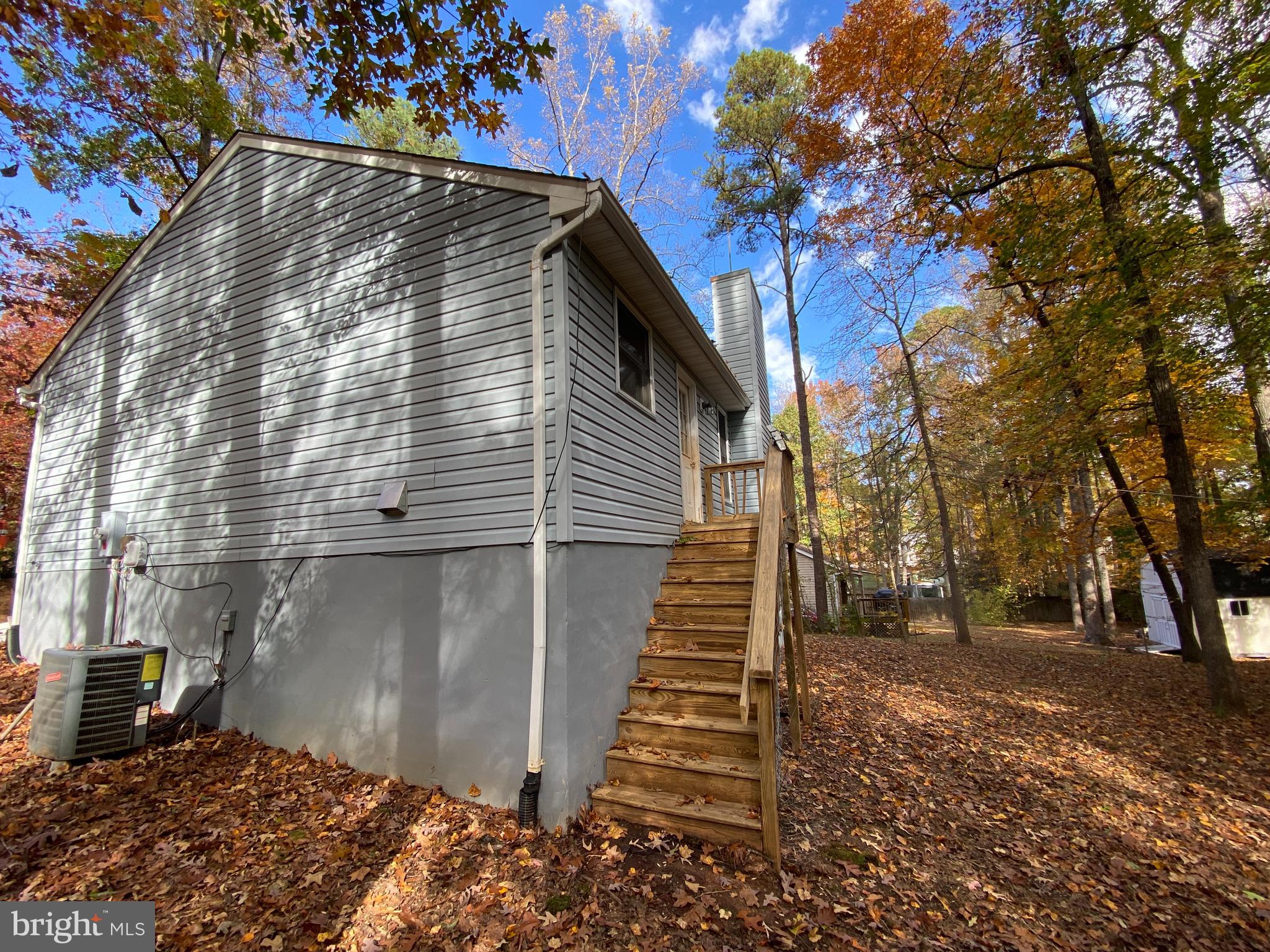 LAKE LAND OR - Residential Lease