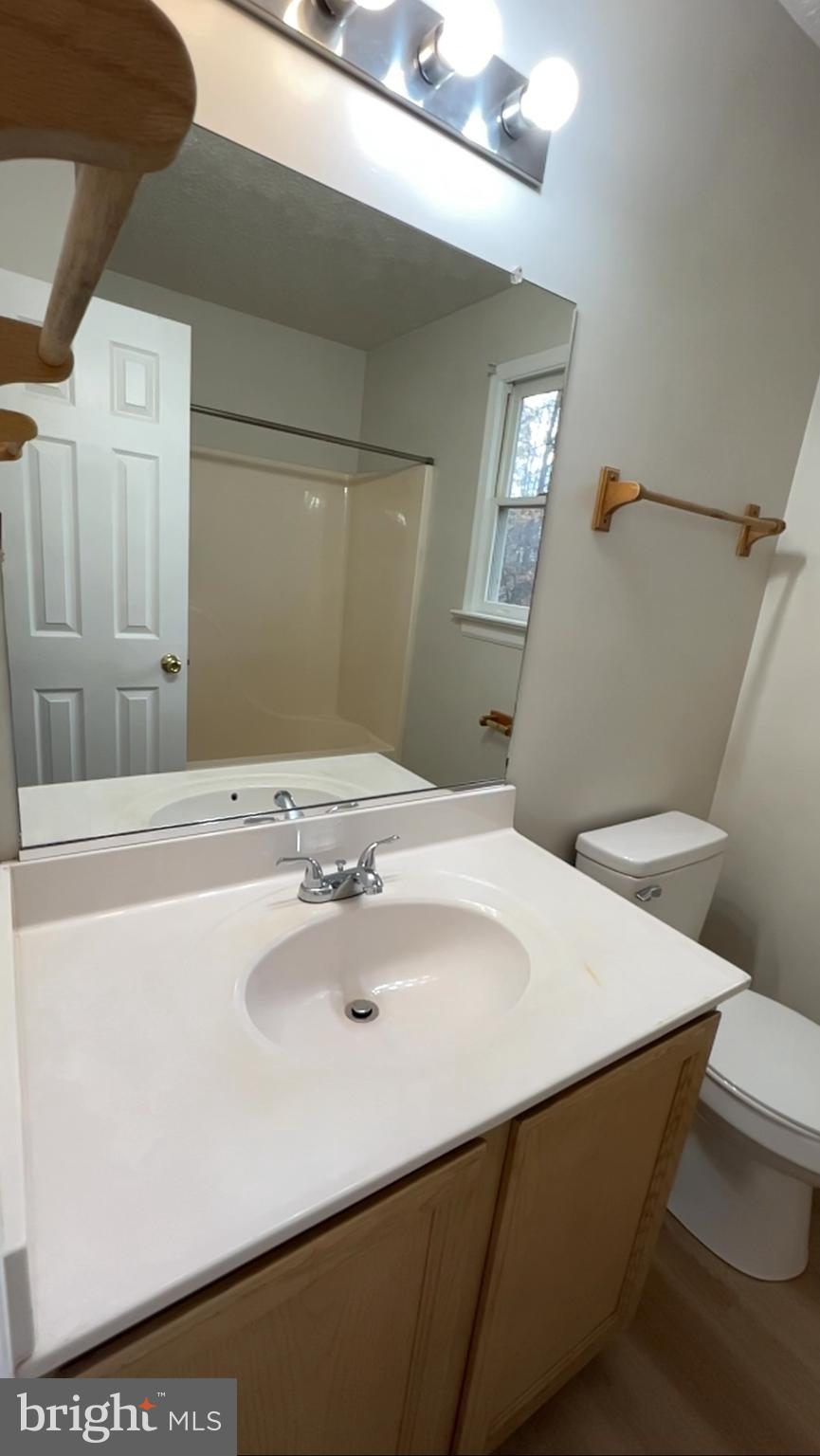 LAKE LAND OR - Residential Lease