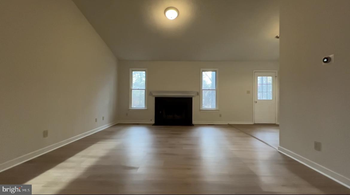 LAKE LAND OR - Residential Lease