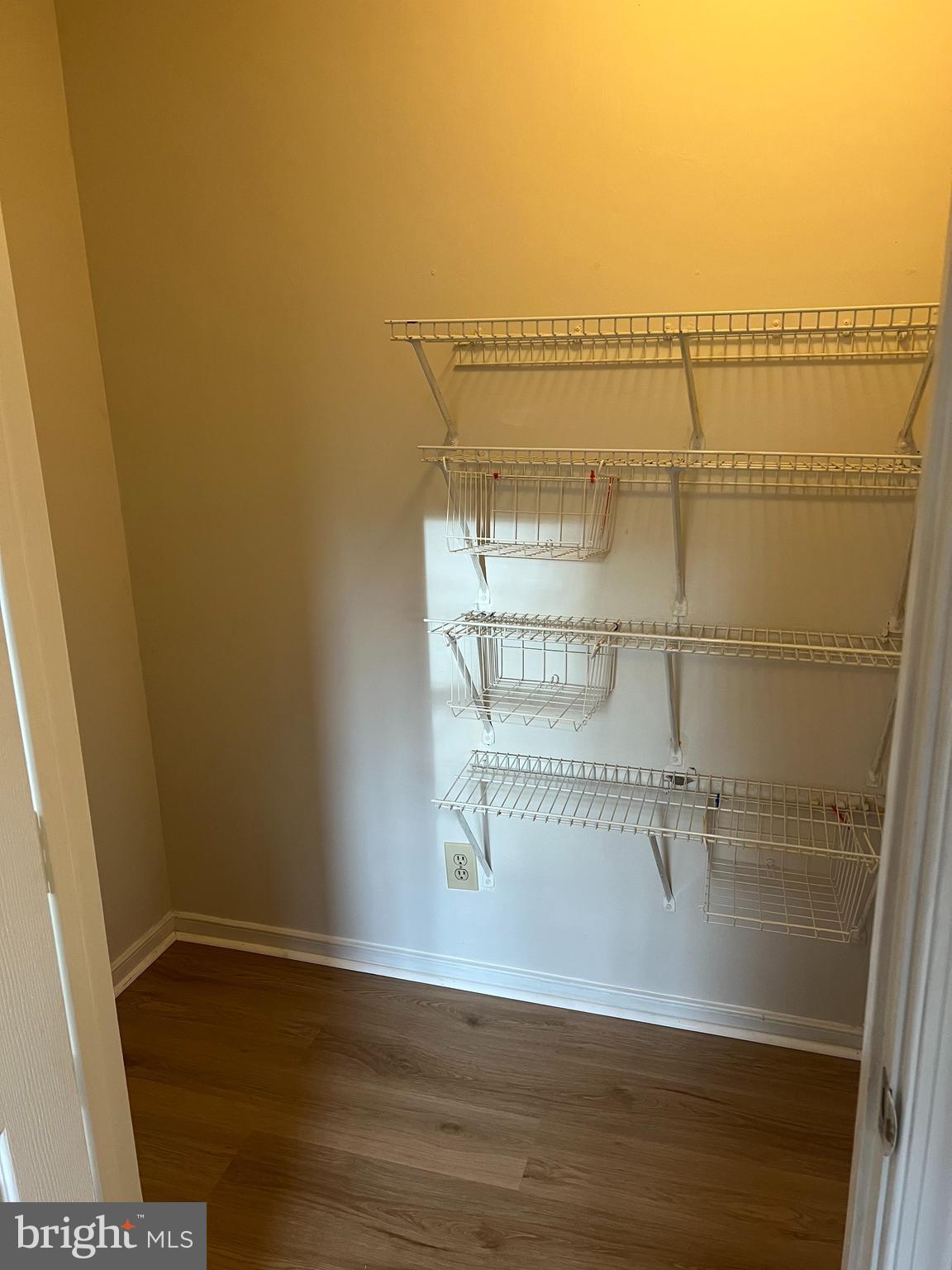 LAKE LAND OR - Residential Lease