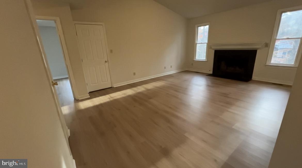 LAKE LAND OR - Residential Lease