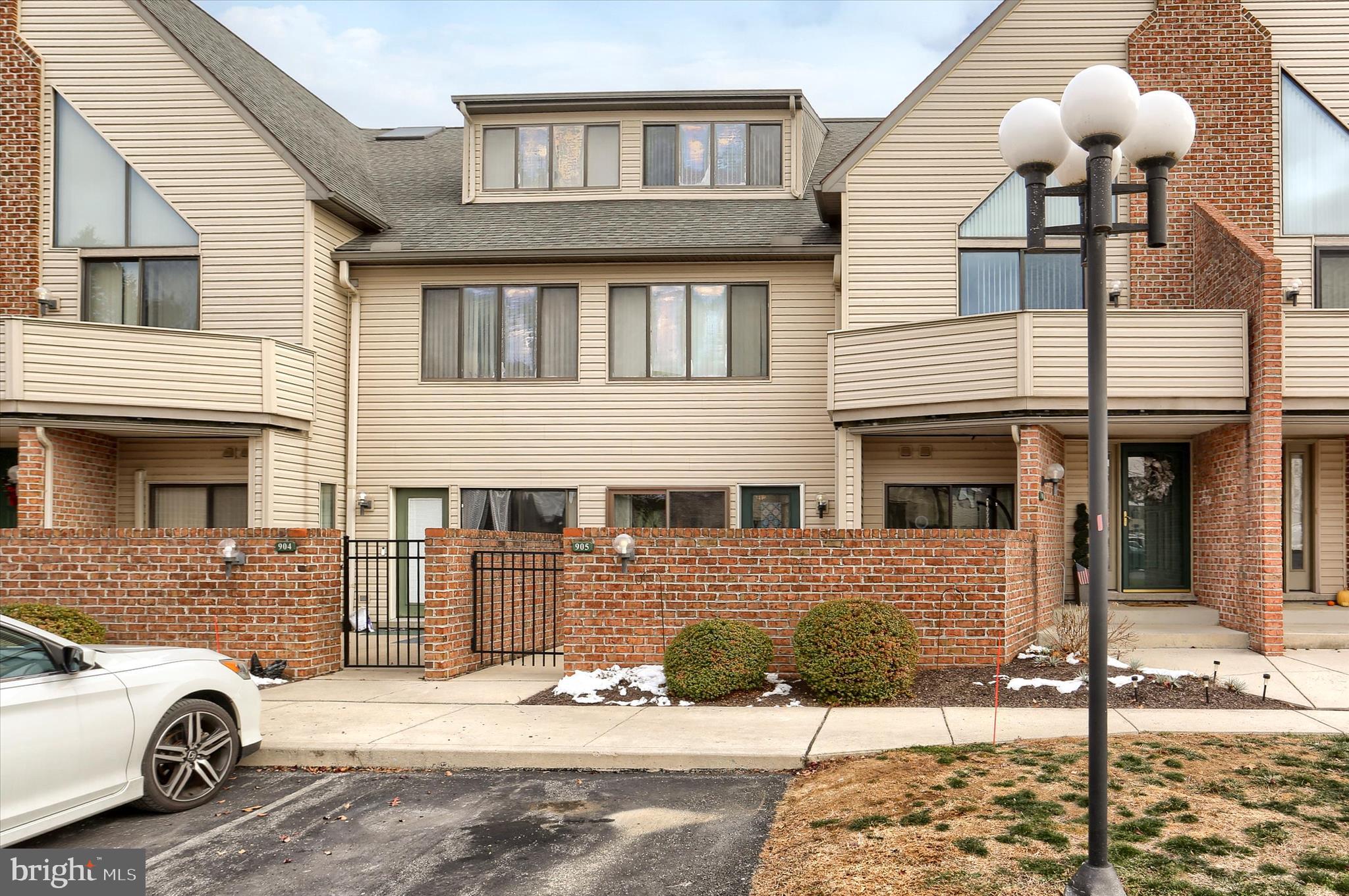 905 CHERRINGTON DRIVE