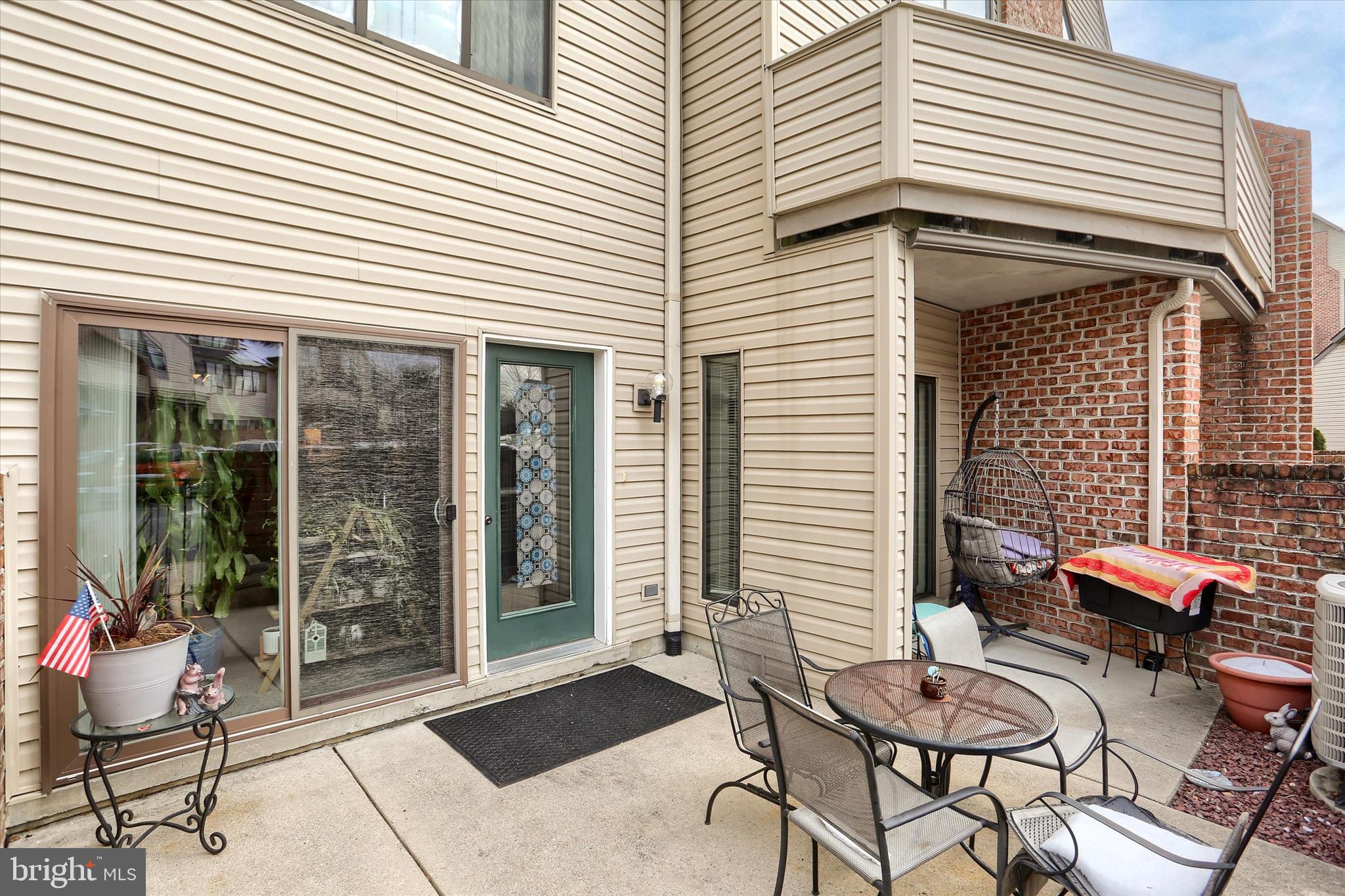 905 CHERRINGTON DRIVE