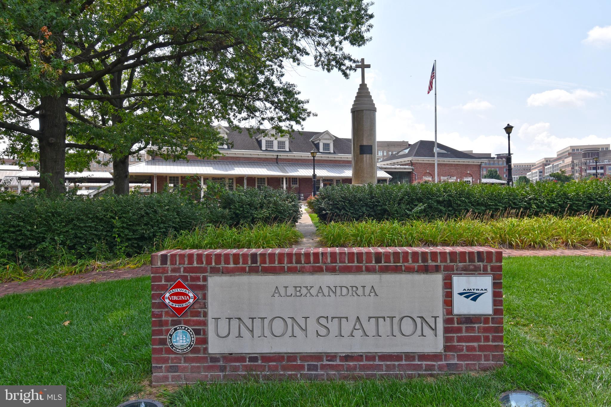 JEFFERSON MANOR - Residential