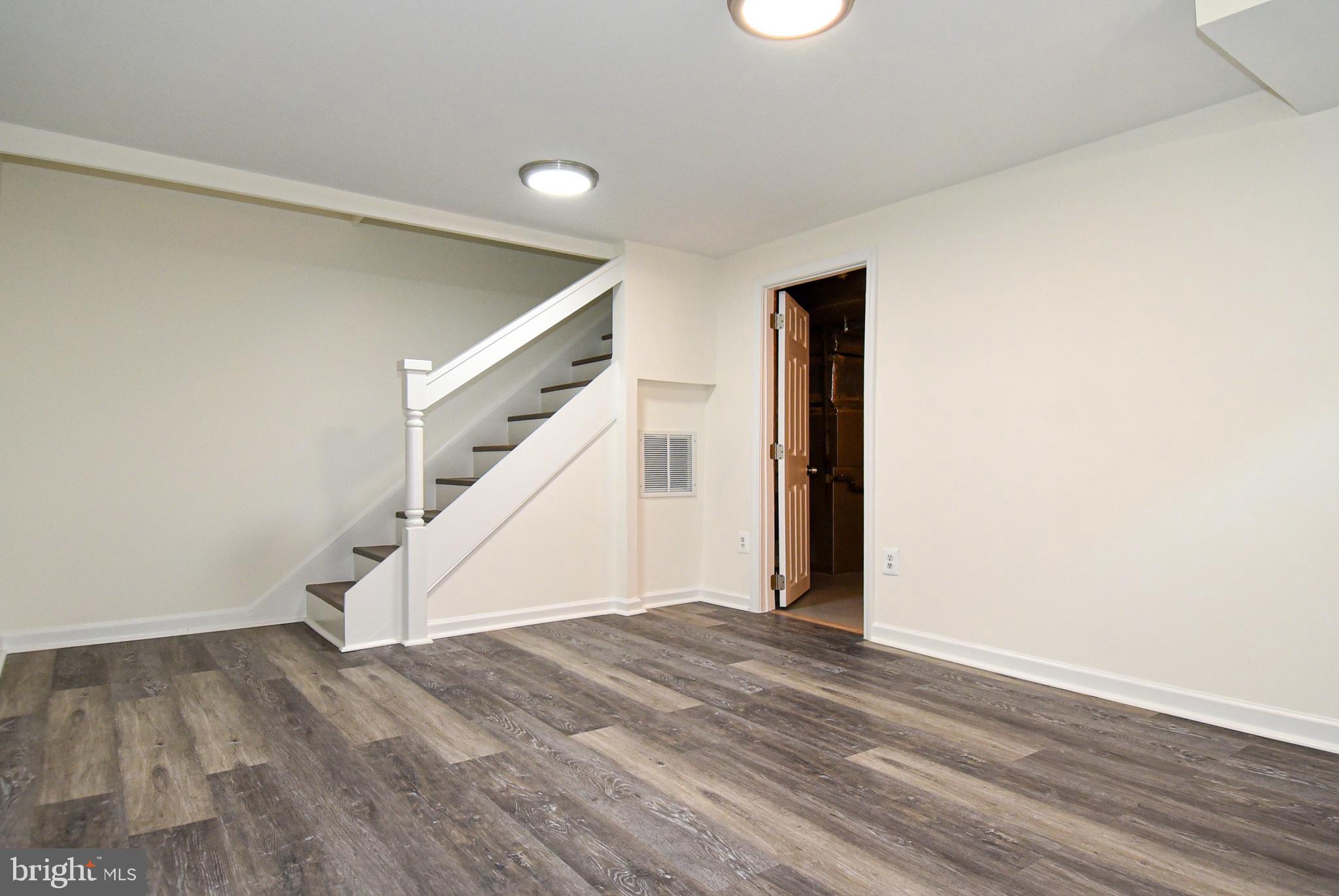 JEFFERSON MANOR - Residential