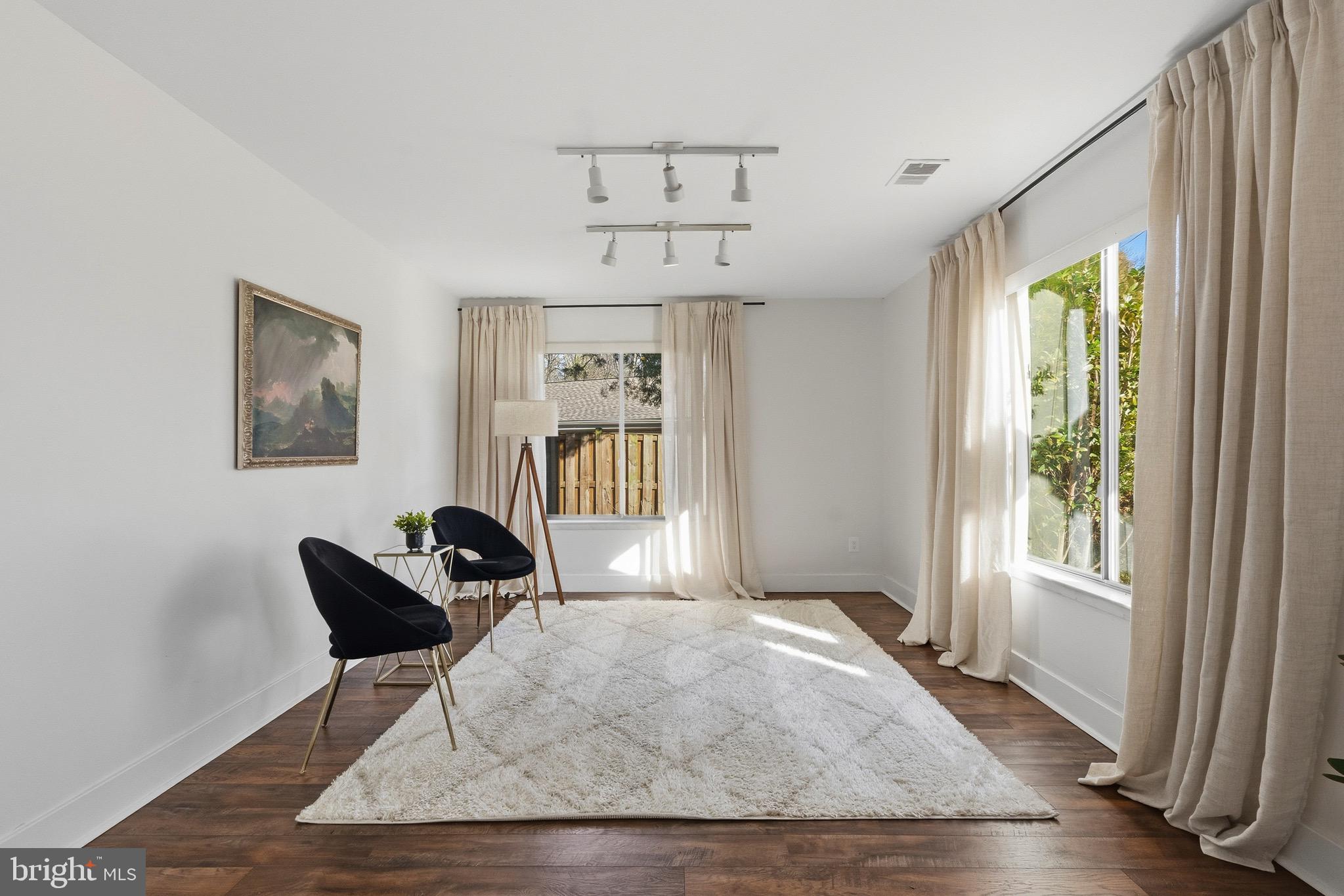 HIDDENBROOK - Residential