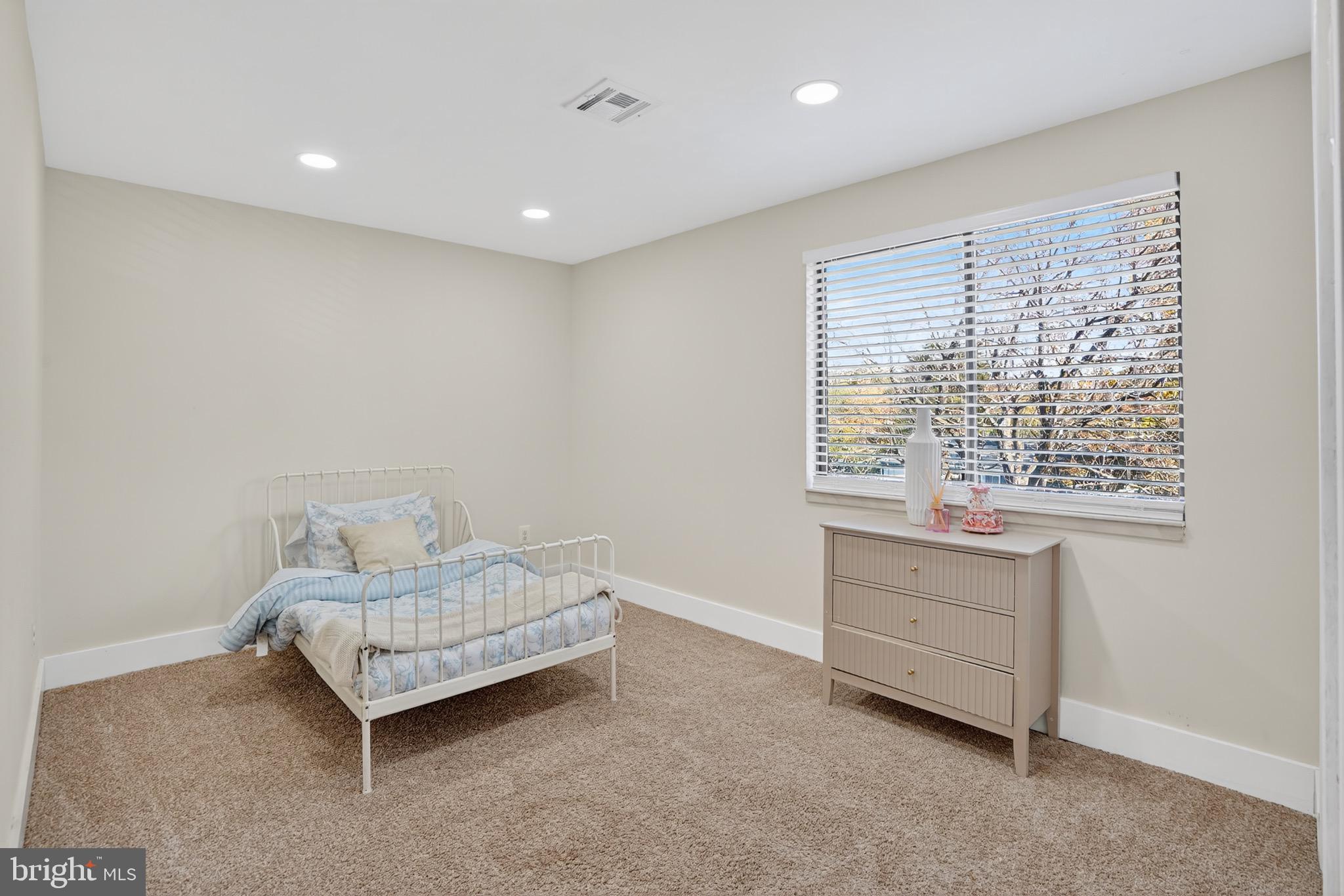 HIDDENBROOK - Residential