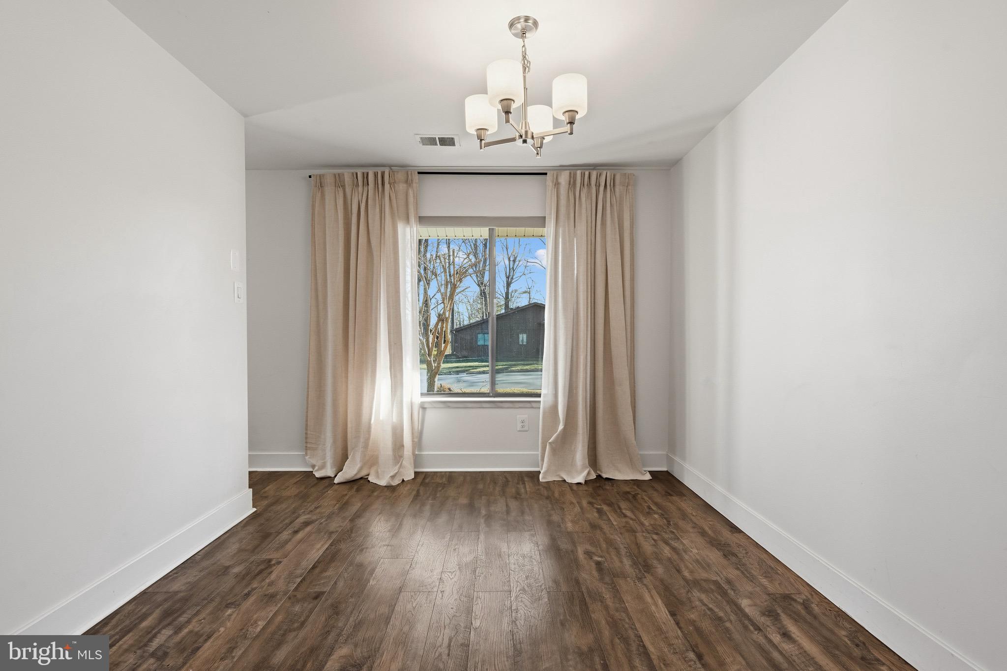 HIDDENBROOK - Residential