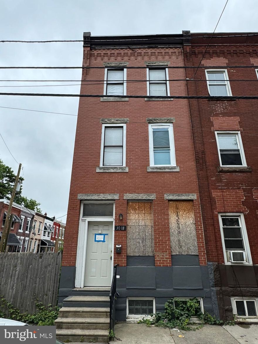 Welcome to 3018 West Susquehanna Avenue!
This property is perfect for investors looking to add to their portfolio or for buyers ready to make it their new home.
