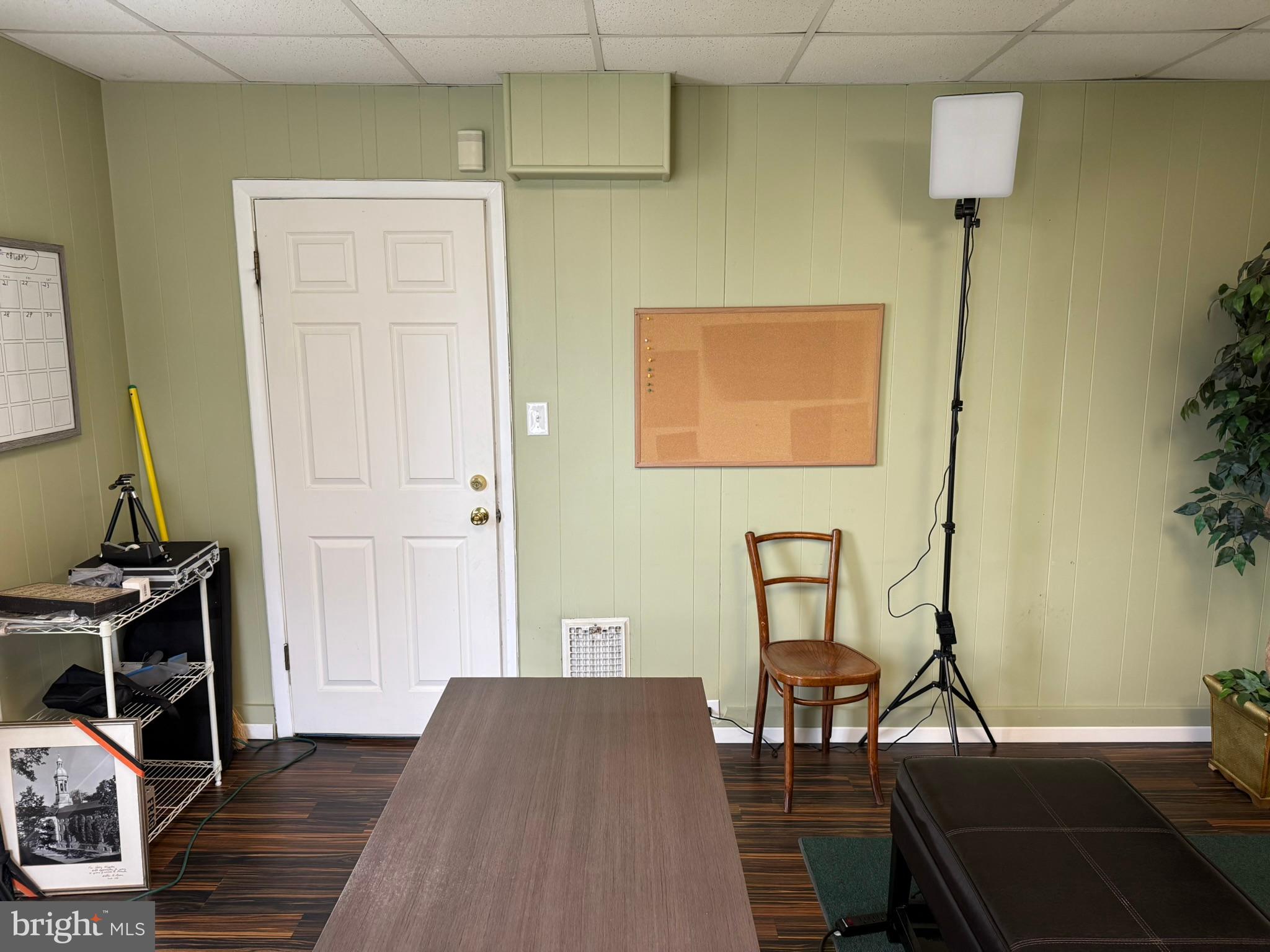 ERDENHEIM - Commercial Lease