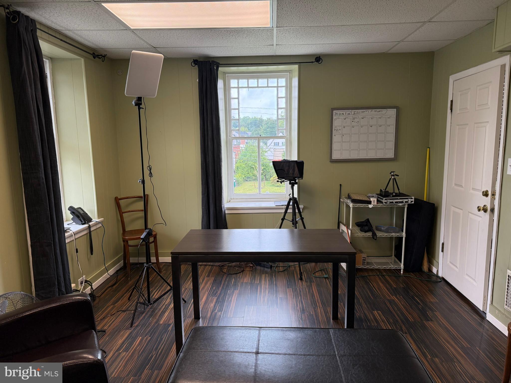 ERDENHEIM - Commercial Lease