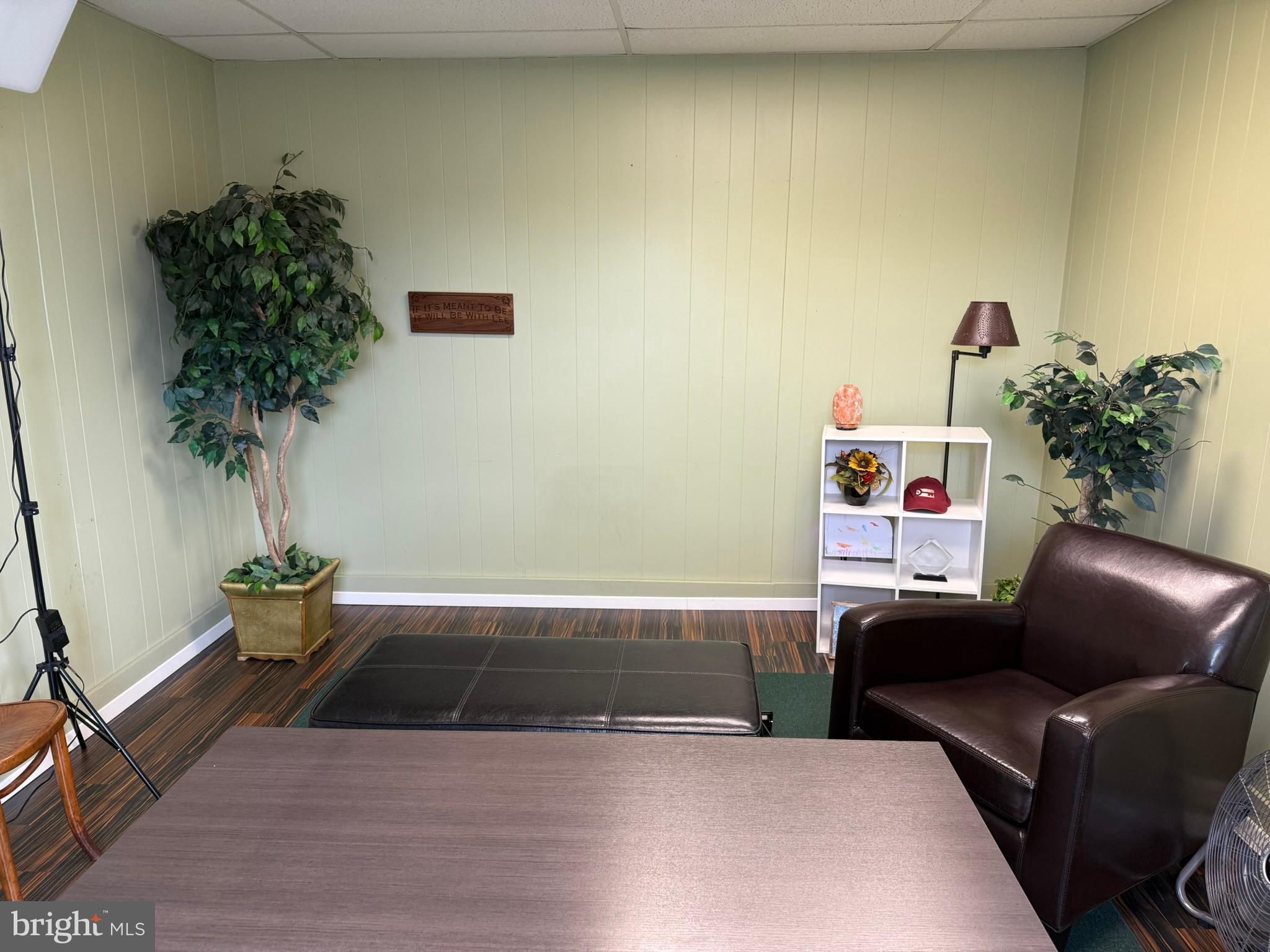 ERDENHEIM - Commercial Lease