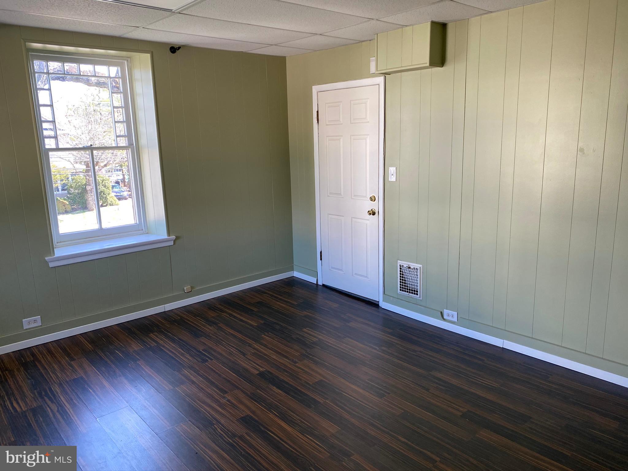 ERDENHEIM - Commercial Lease