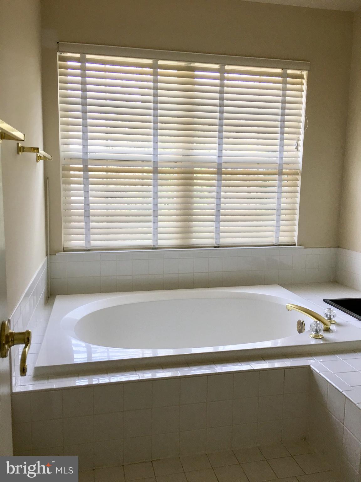 ROSE HILL FALLS - Residential