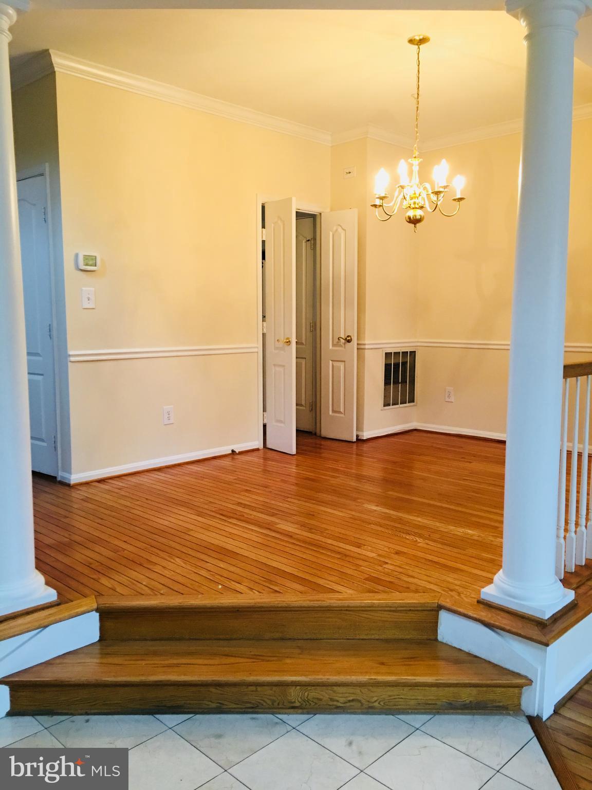 ROSE HILL FALLS - Residential