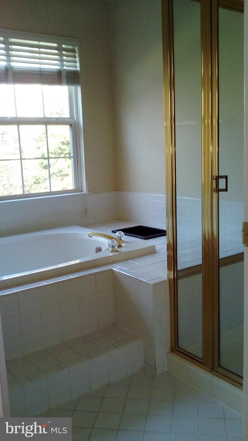 ROSE HILL FALLS - Residential