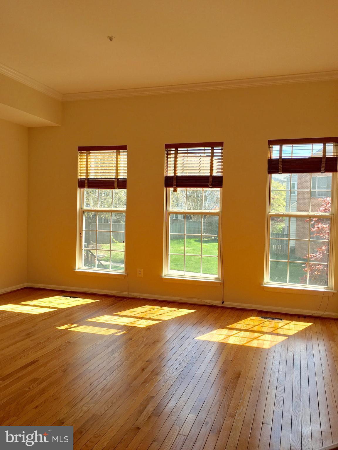 ROSE HILL FALLS - Residential