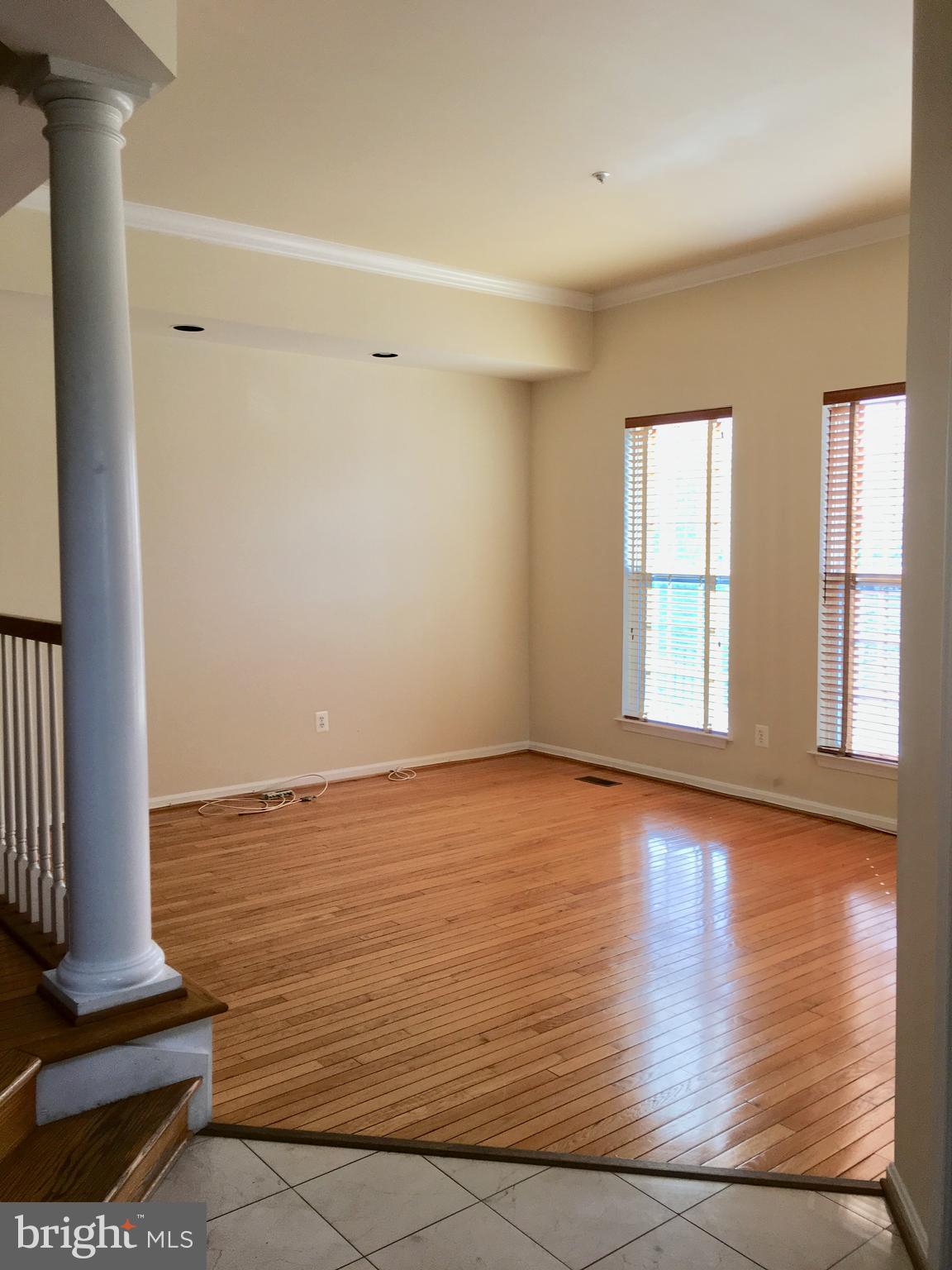 ROSE HILL FALLS - Residential