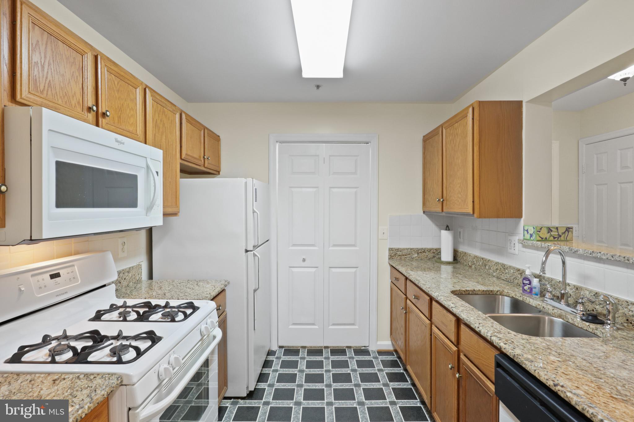 PROSPECT COVE AT LAKESID - Residential