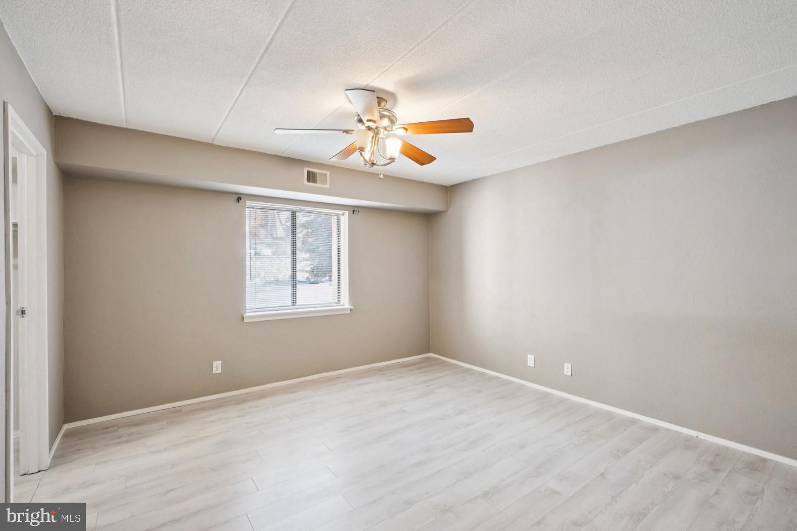 HICKORY HILL - Residential