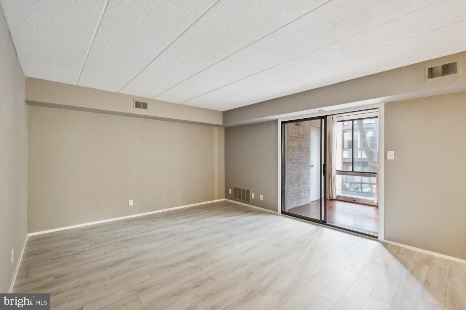 HICKORY HILL - Residential