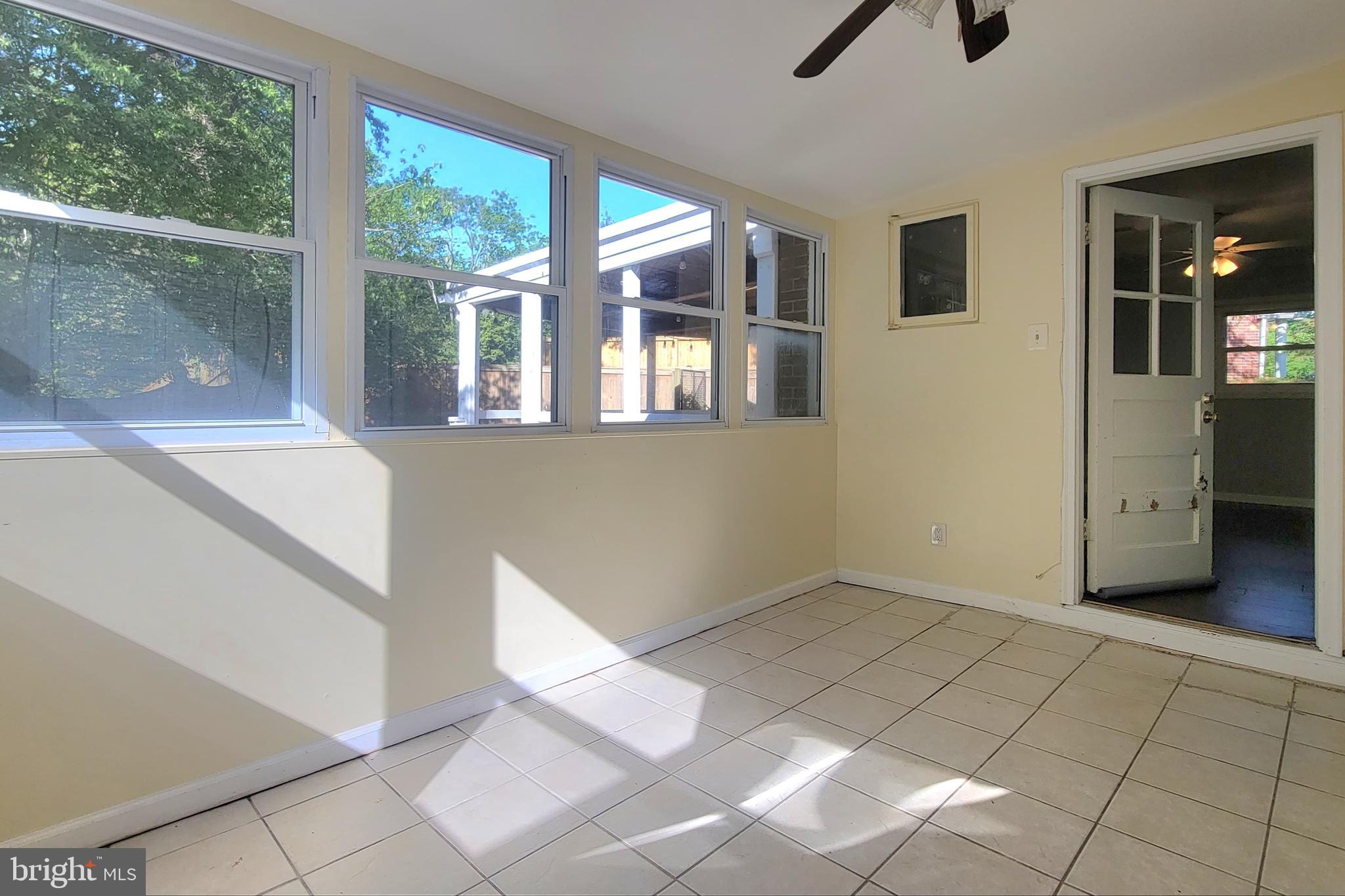 PARKLAWN - Residential Lease