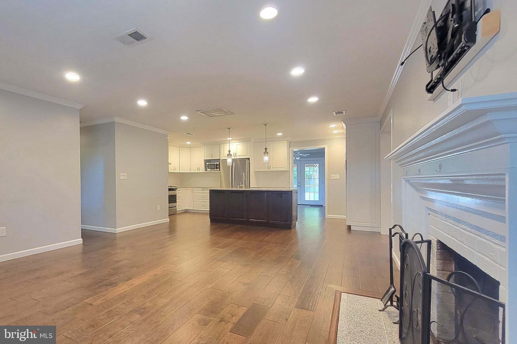 PARKLAWN - Residential Lease