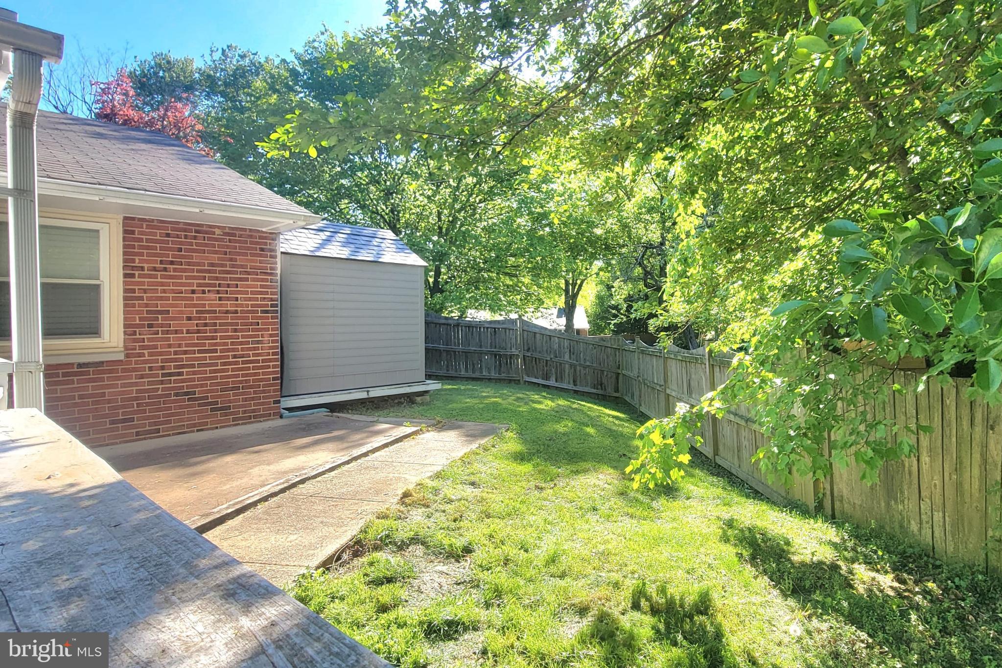 PARKLAWN - Residential Lease