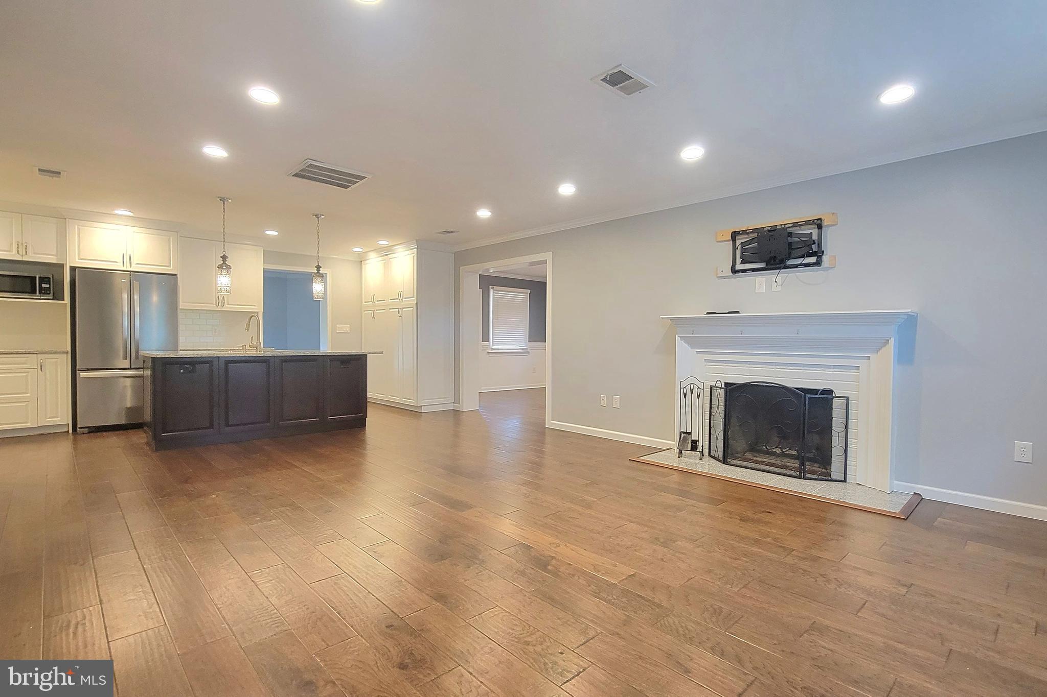 PARKLAWN - Residential Lease