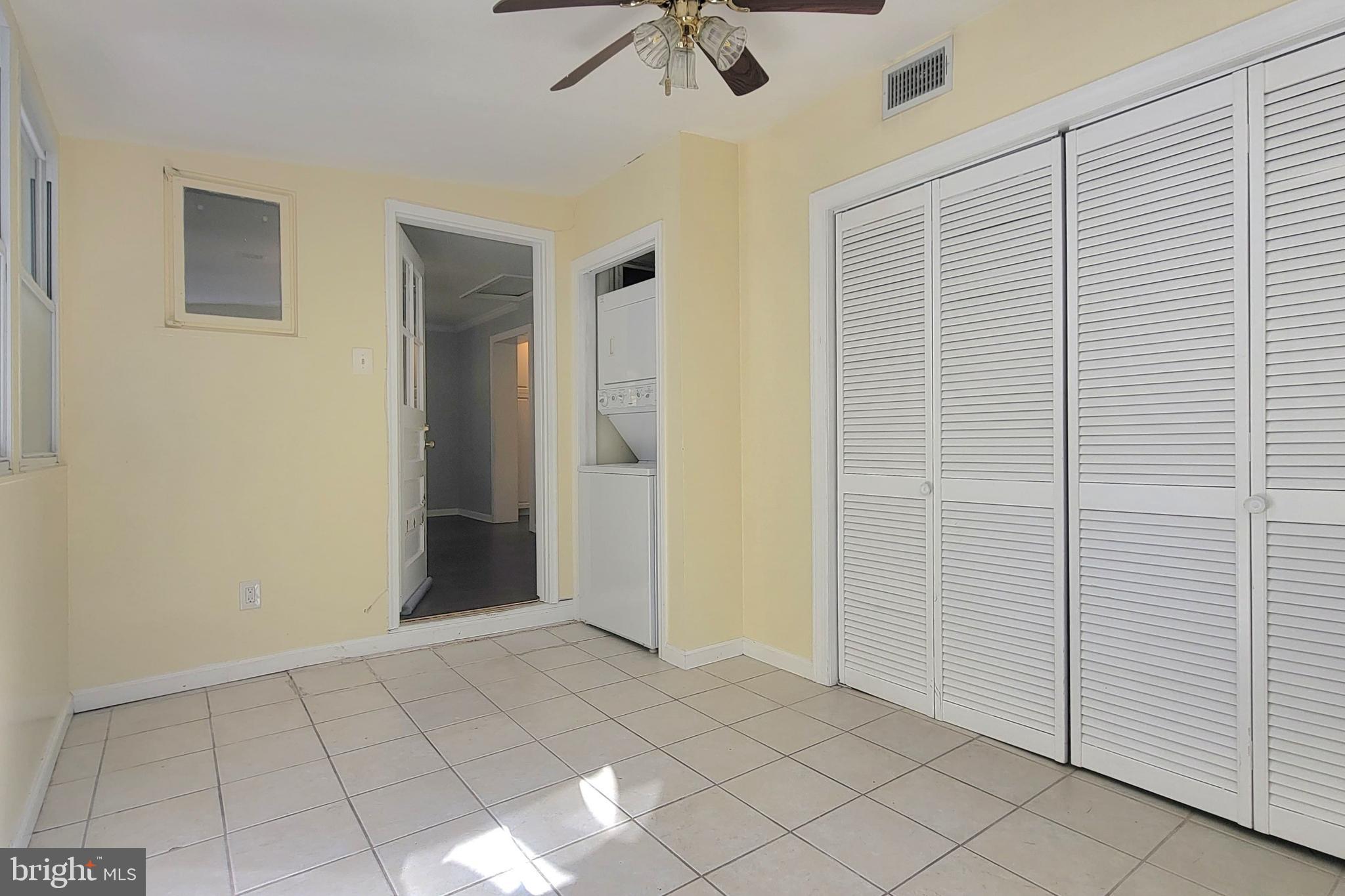 PARKLAWN - Residential Lease