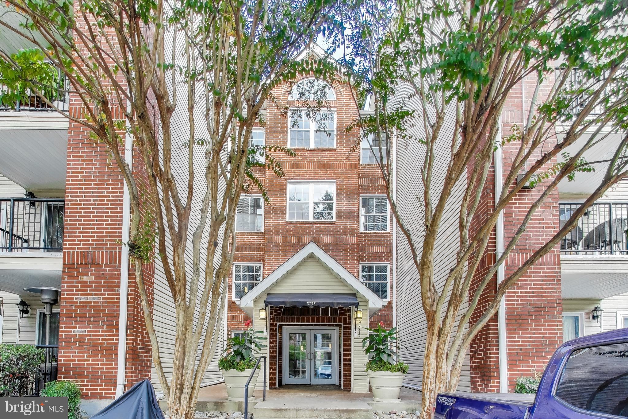 POINTE AT PARK CENTER - Residential Lease