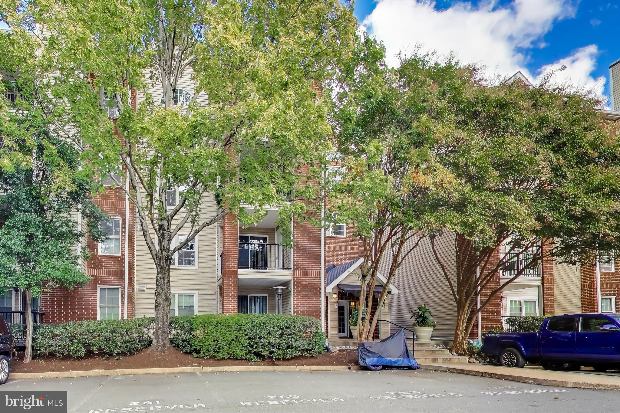 POINTE AT PARK CENTER - Residential Lease