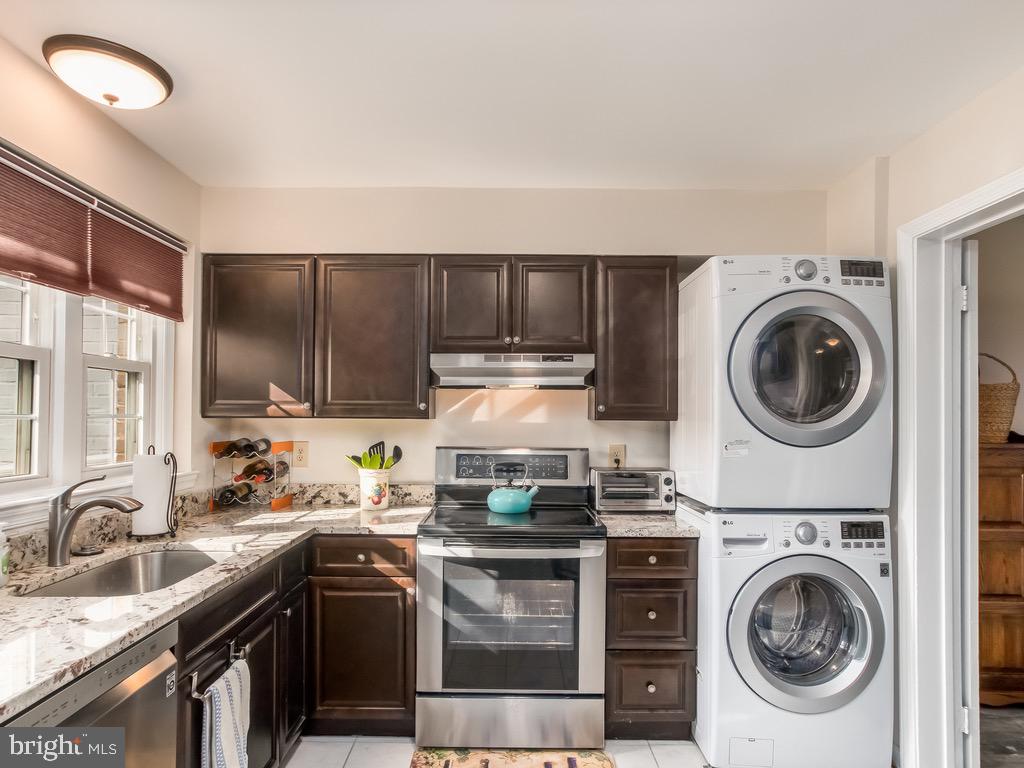 THE MEADOWS - Residential