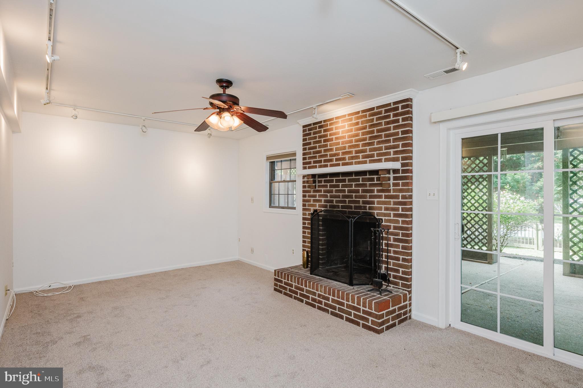 COPPERFIELD AT FIVE FRM - Residential Lease