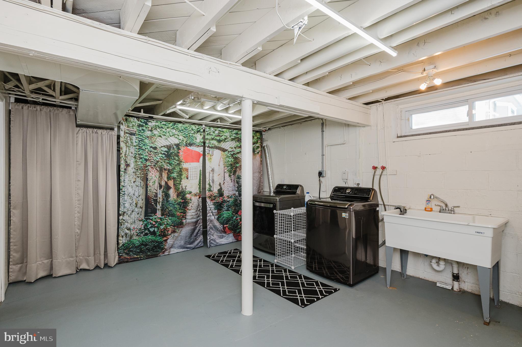 OLD COURT ESTATES - Residential