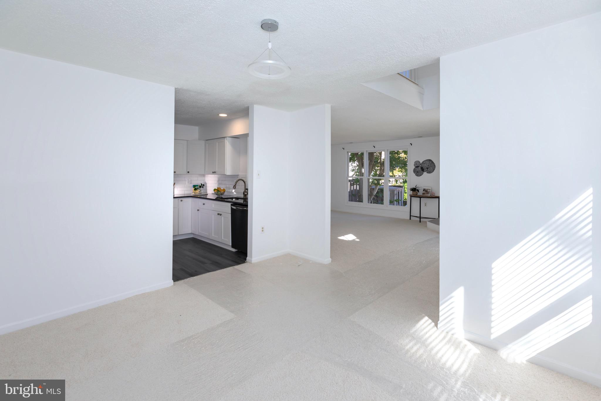 STONINGTON CONDOMINIUMS - Residential Lease