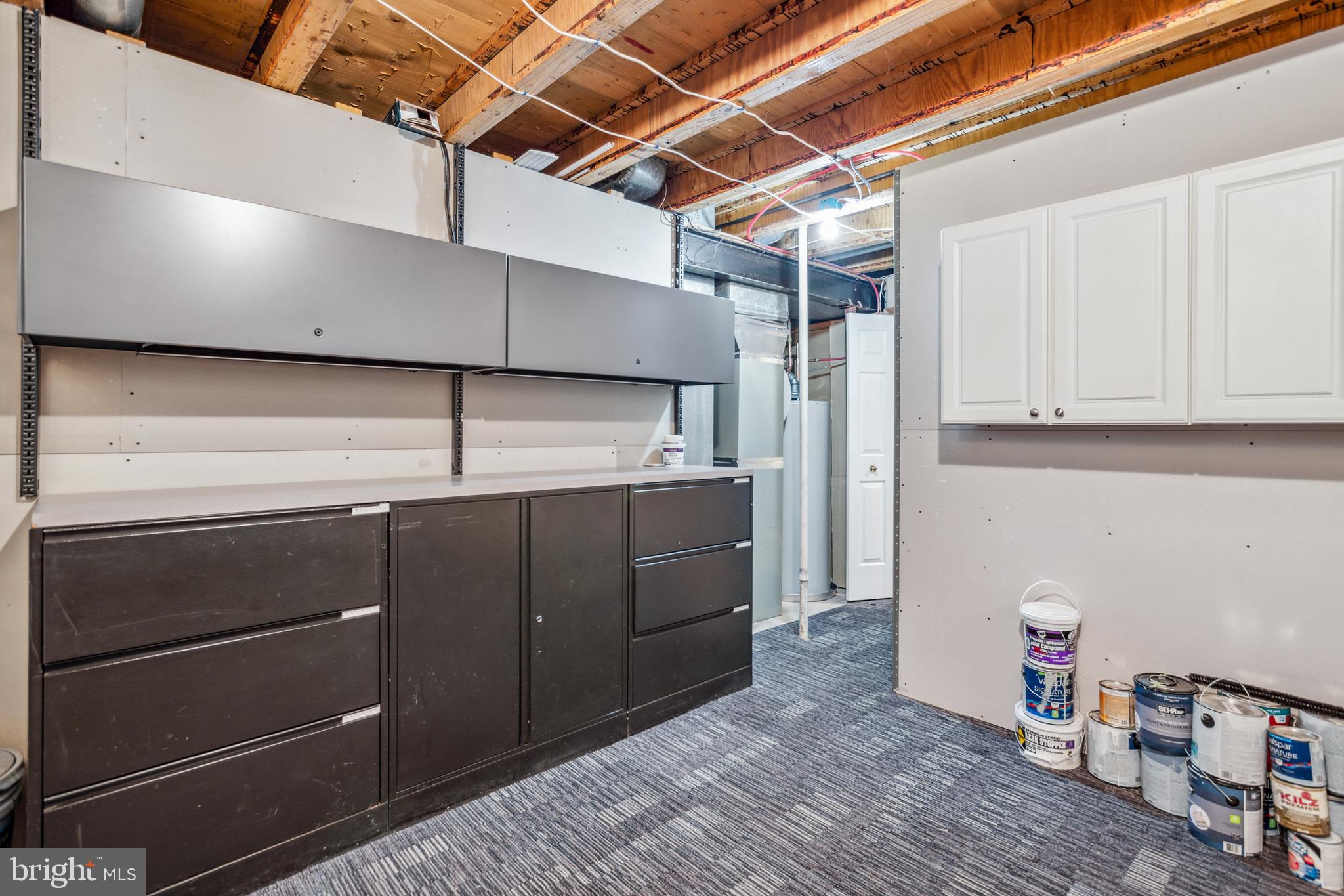 LEE MANOR - Residential Lease