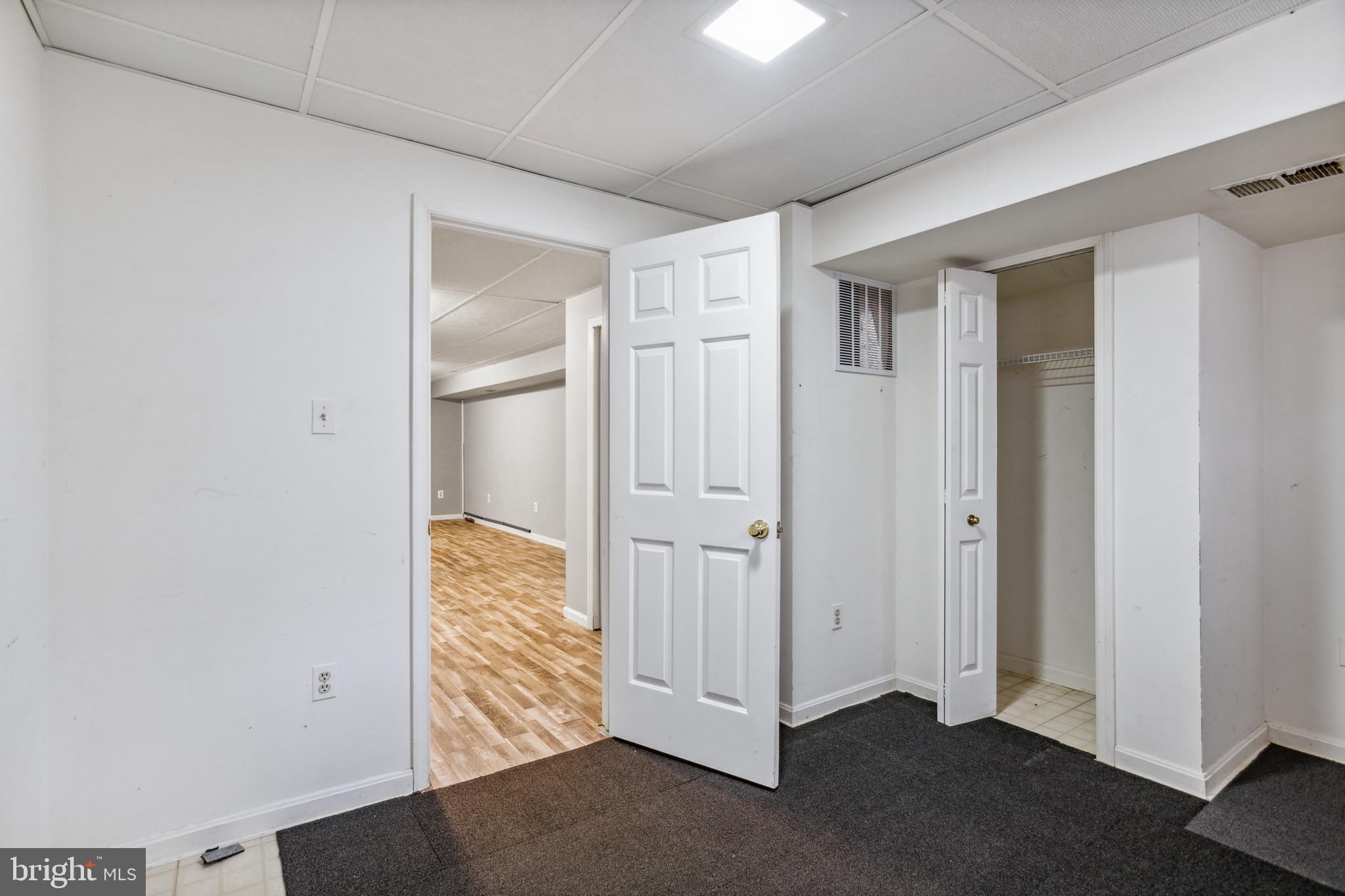 LEE MANOR - Residential Lease