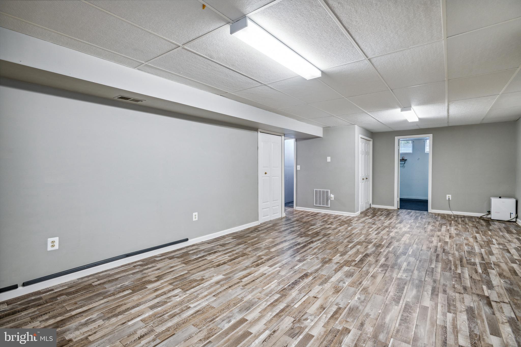 LEE MANOR - Residential Lease