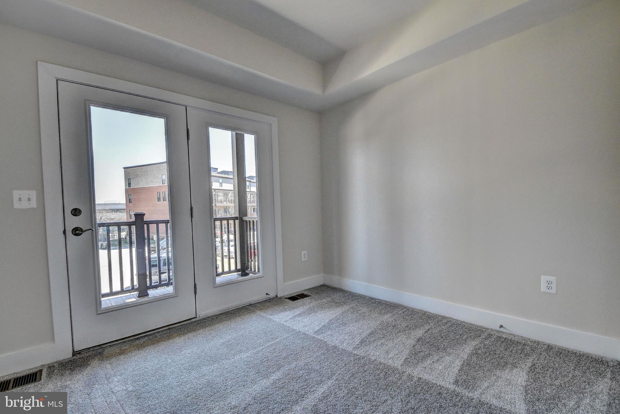 METRO SQUARE - Residential Lease