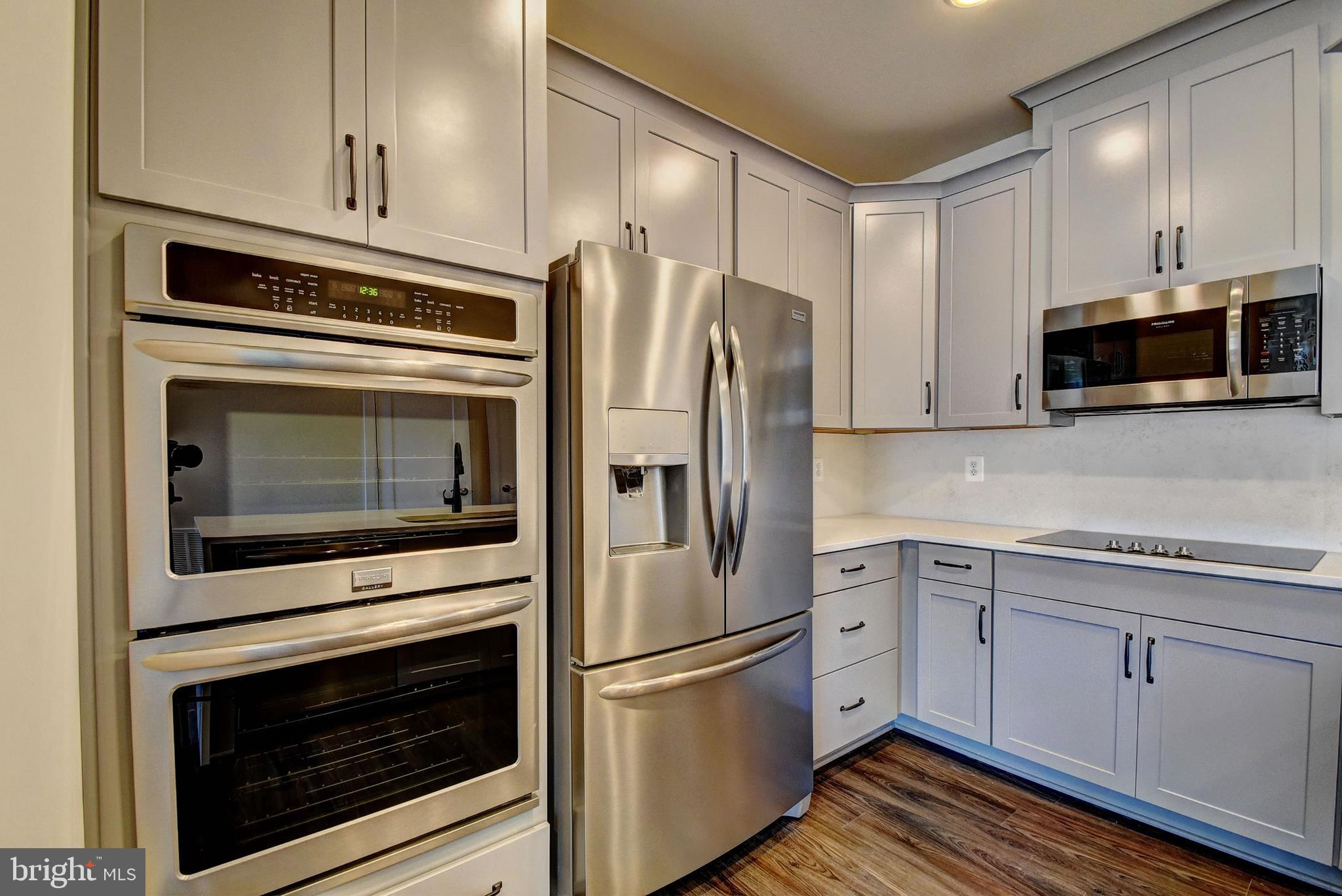 METRO SQUARE - Residential Lease