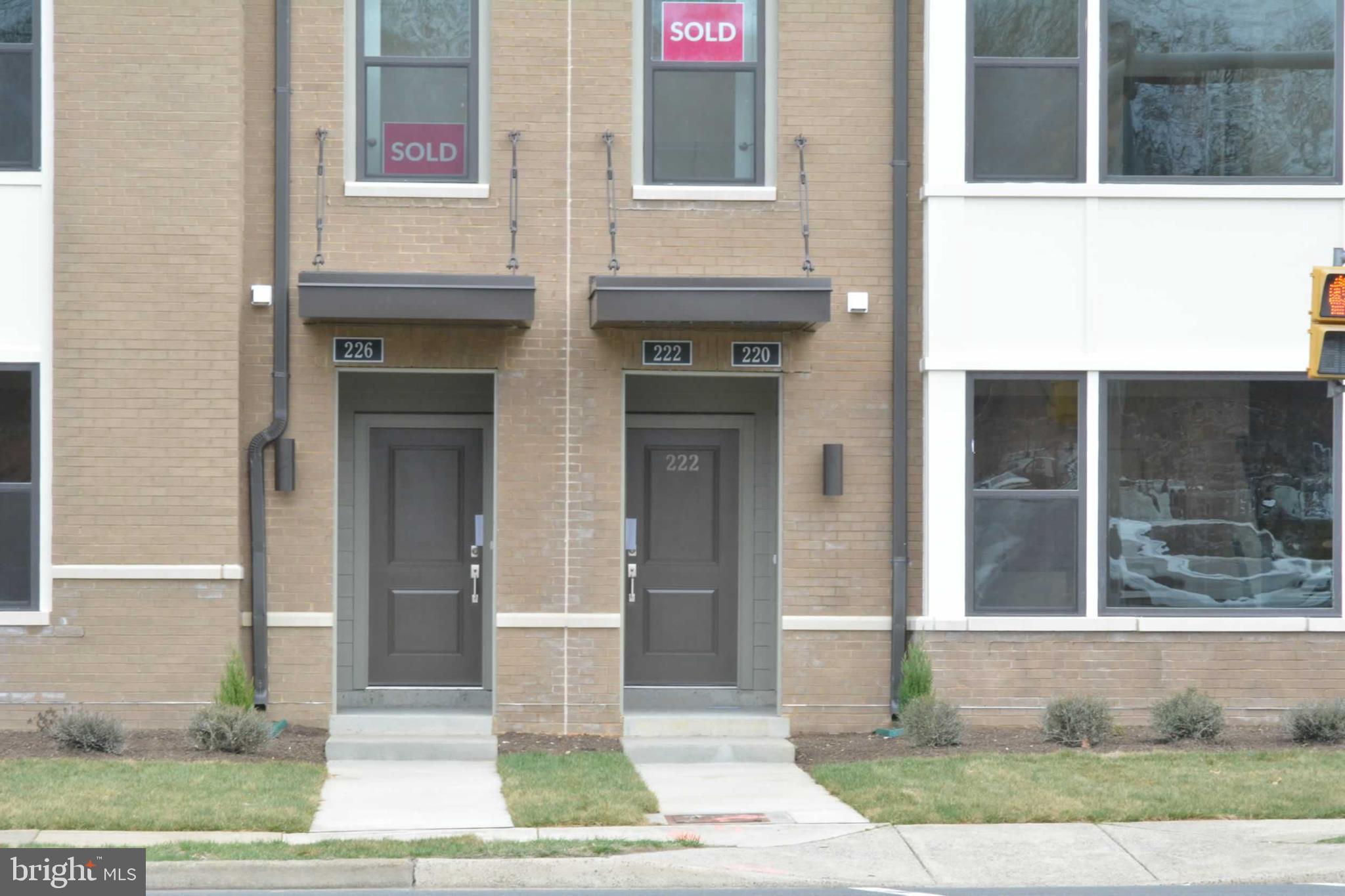 METRO SQUARE - Residential Lease