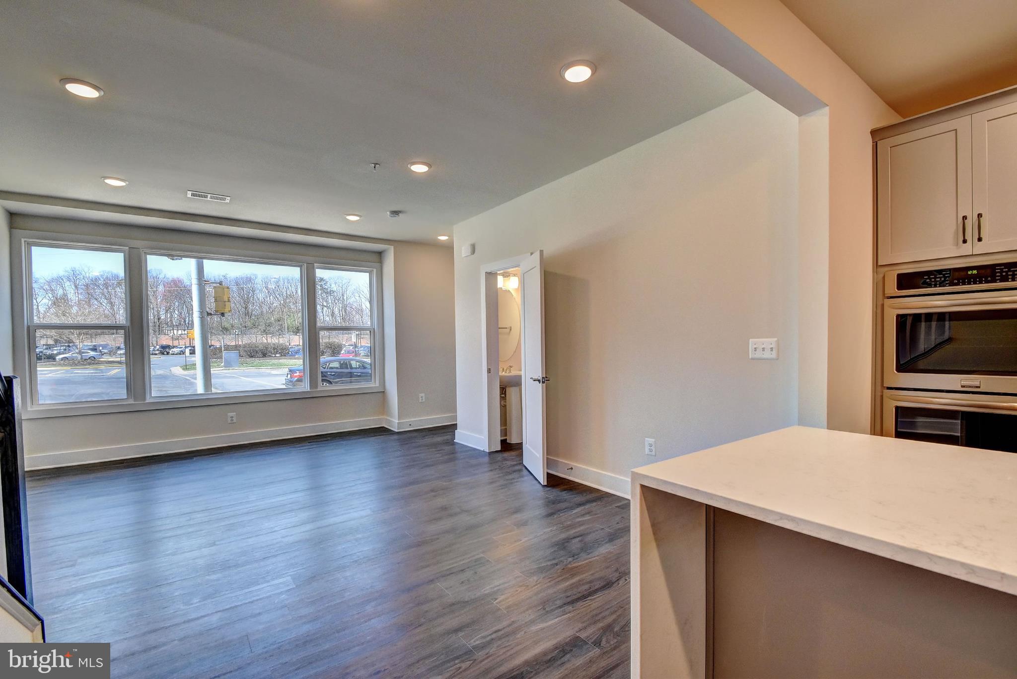 METRO SQUARE - Residential Lease